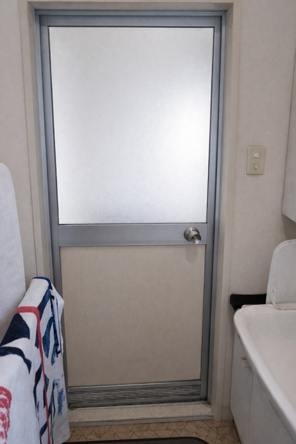 太陽トーヨーの【26/2/19】相模原市 / 浴室リフォーム / リシェント浴室中折れドアSF型の施工前の写真1