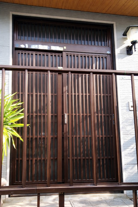 太陽トーヨーの【26/2/26】座間市 / 玄関リフォーム / リシェント引戸の施工前の写真1