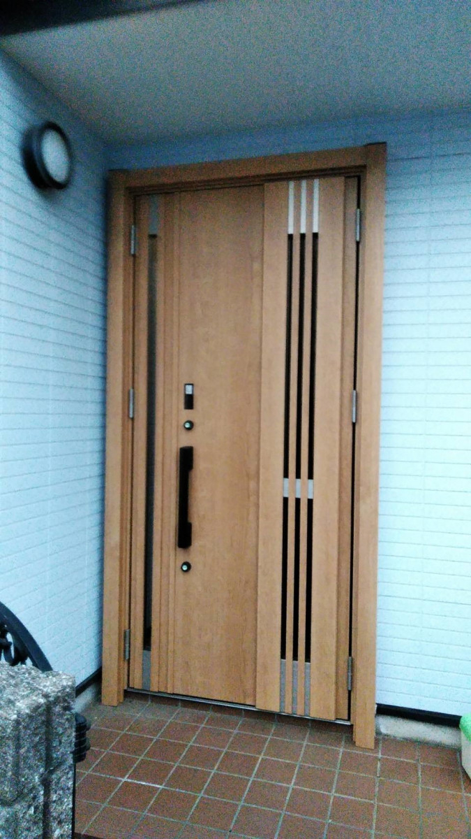 太陽トーヨーの【26/3/24】座間市 / 玄関リフォーム / リシェントの施工後の写真1