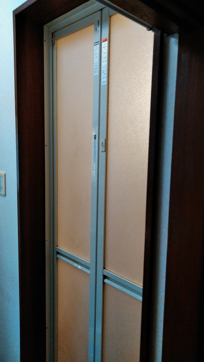 太陽トーヨーの【26/3/31】座間市 / 浴室リフォーム / リシェント浴室中折れドアの施工前の写真1