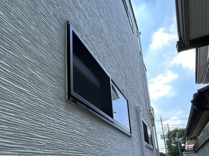 みもとトーヨーの取付ネジが見えない高強度面格子の施工前の写真1