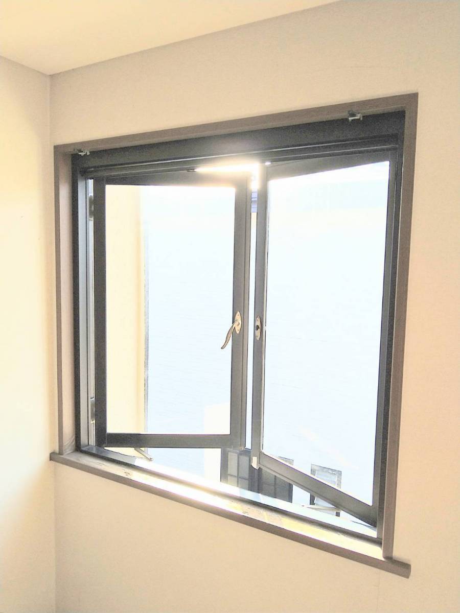 みもとトーヨーの【カバー工法】両縦すべり窓を、引違い窓に。の施工前の写真1