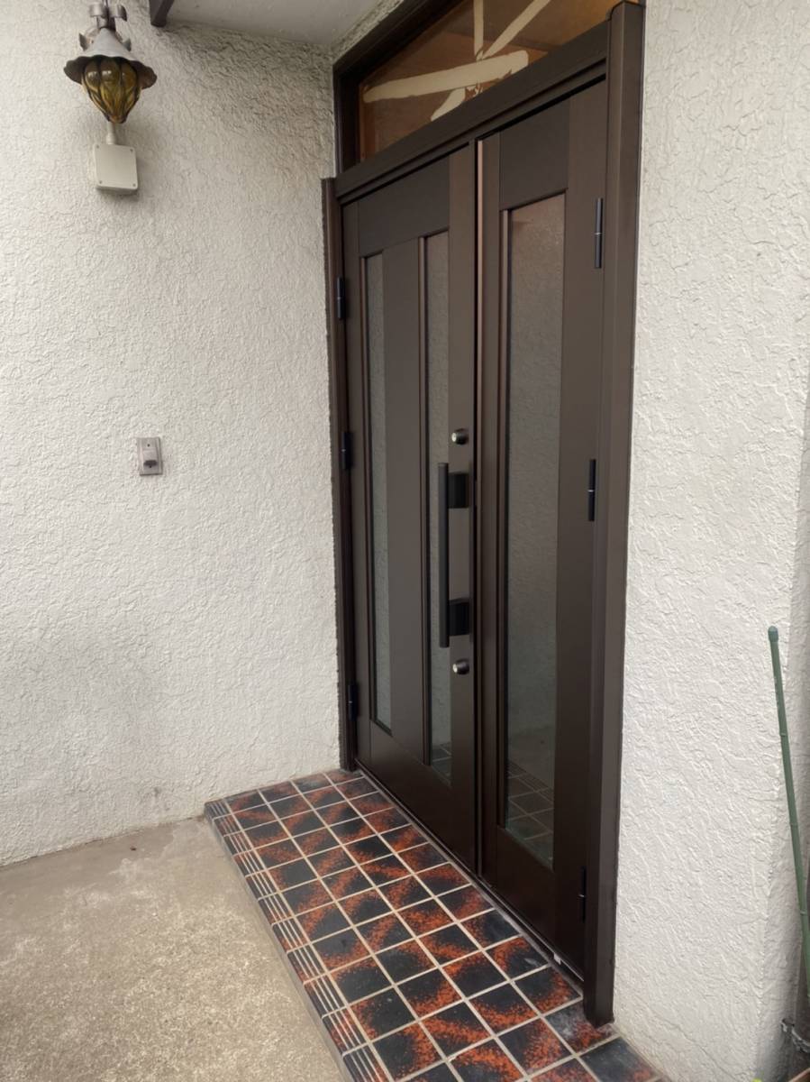 みもとトーヨー住器の【玄関ドアリフォーム】ドアの吊元も変えられますの施工後の写真3