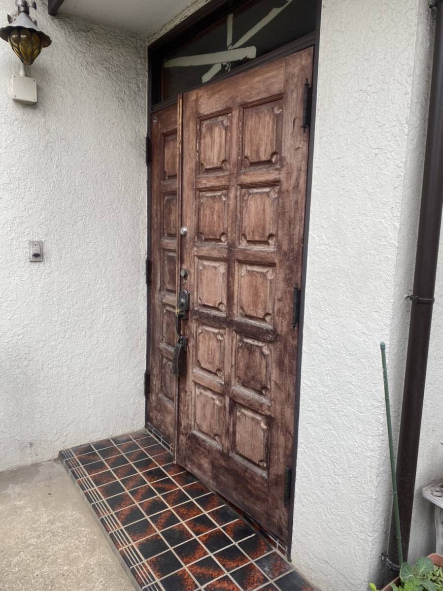 みもとトーヨー住器の【玄関ドアリフォーム】ドアの吊元も変えられますの施工前の写真2