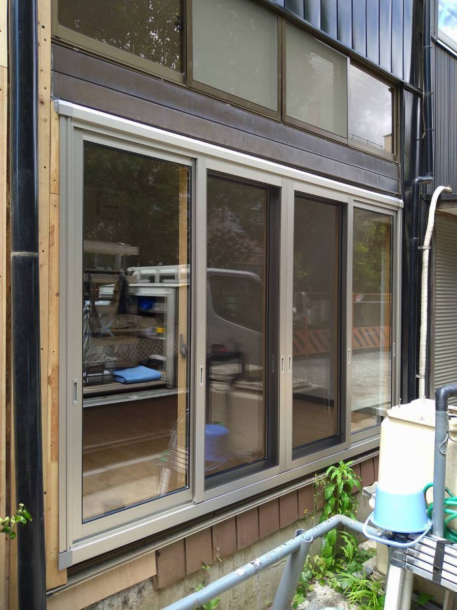 みもとトーヨーの【カバー工法】歪んだサッシの窓リフォームの施工後の写真1