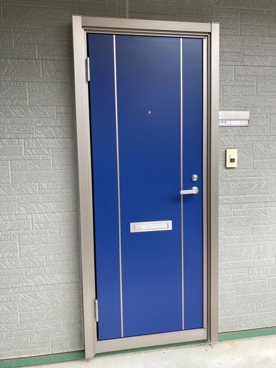 イナヨシトーヨー住器のドアの施工後の写真1