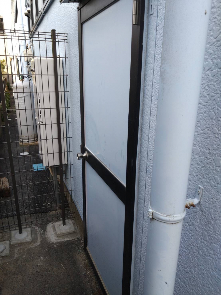 イナヨシトーヨー住器の左右逆の施工前の写真1