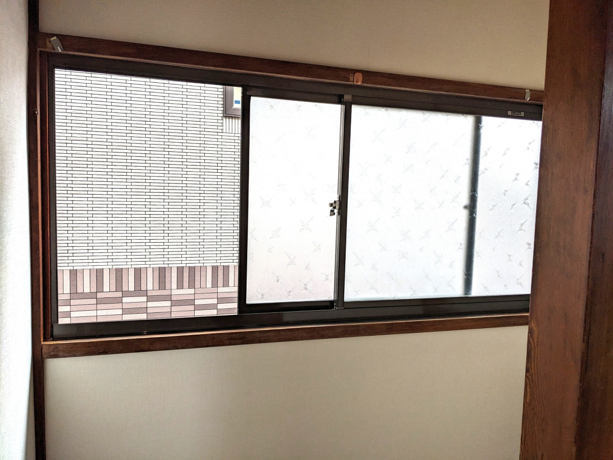 やまざきトーヨー住器の内窓「インプラス」設置工事（流山市）の施工前の写真3