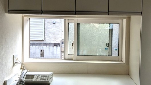 やまざきトーヨー住器の内窓「インプラス」設置工事(流山市)の施工前の写真1