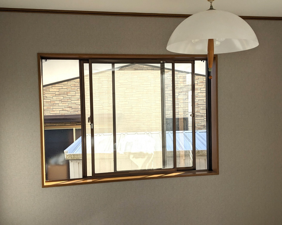 やまざきトーヨー住器のリビング・キッチン・勝手口の内窓設置の施工前の写真3