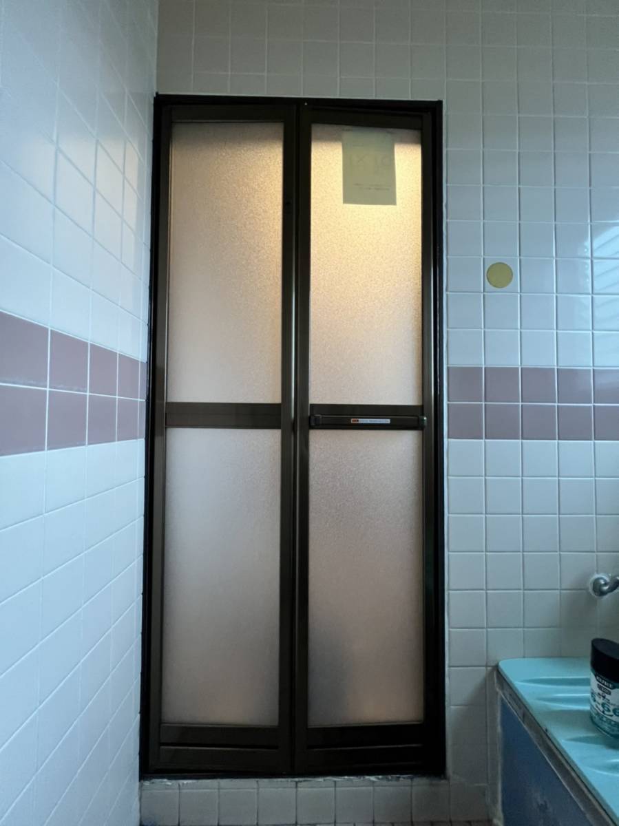 笠間トーヨー住器の浴室ドア工事の施工後の写真1