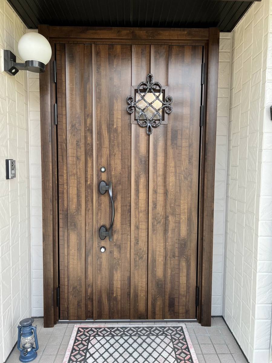 笠間トーヨー住器の水戸市　玄関ドア工事の施工後の写真1