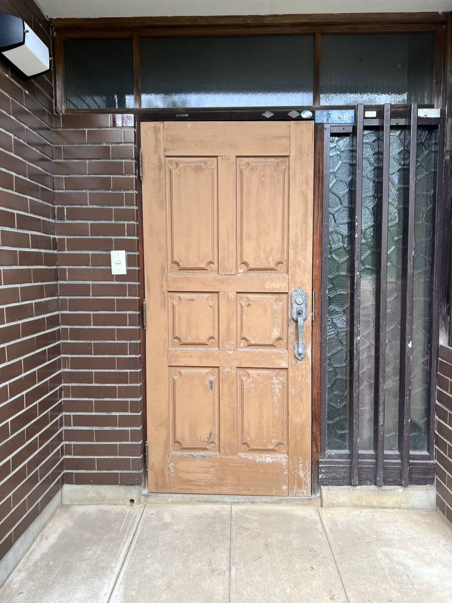 笠間トーヨー住器の笠間市　玄関ドア工事の施工前の写真1