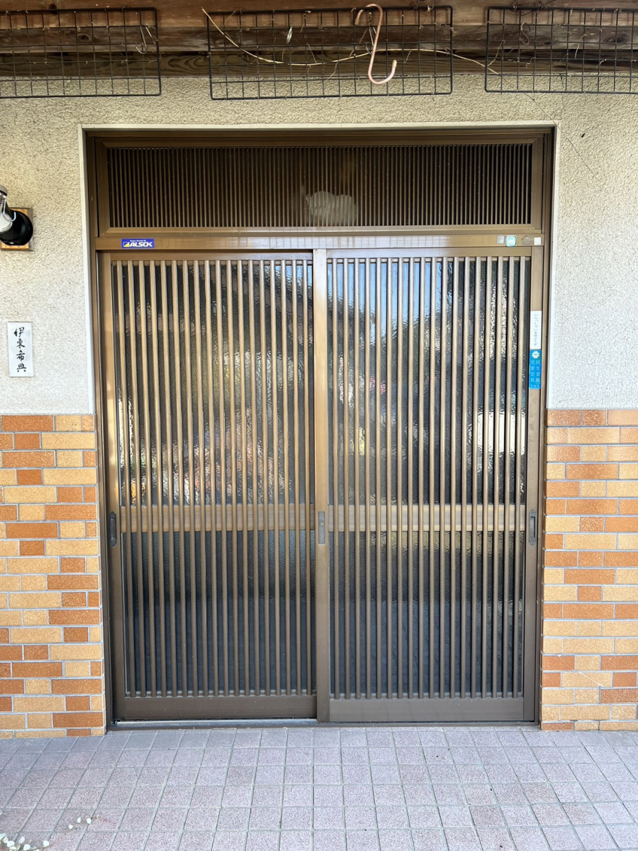 笠間トーヨー住器の桜川市玄関ドア工事の施工前の写真1