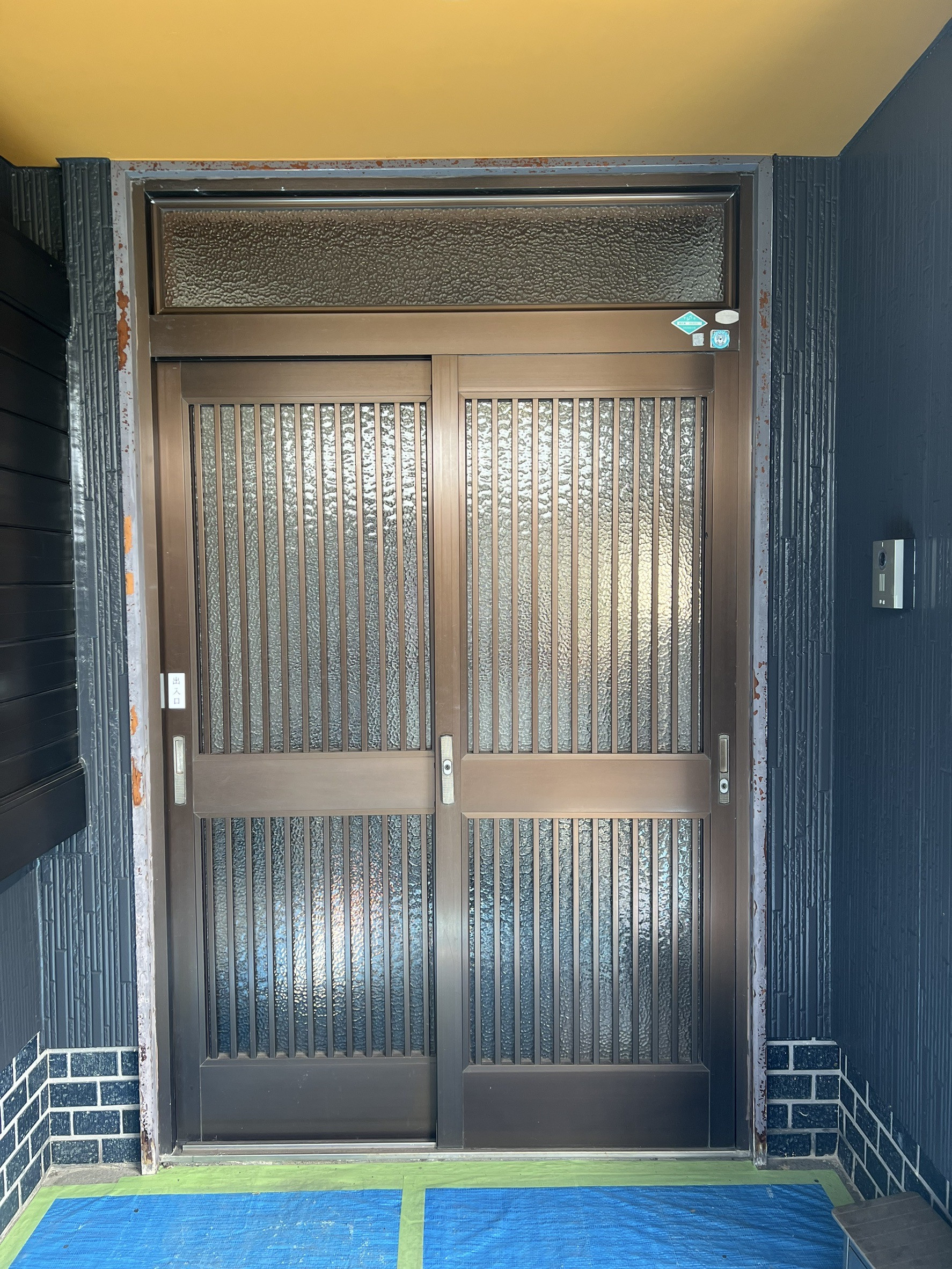 笠間トーヨー住器のひたちなか市玄関工事の施工前の写真1