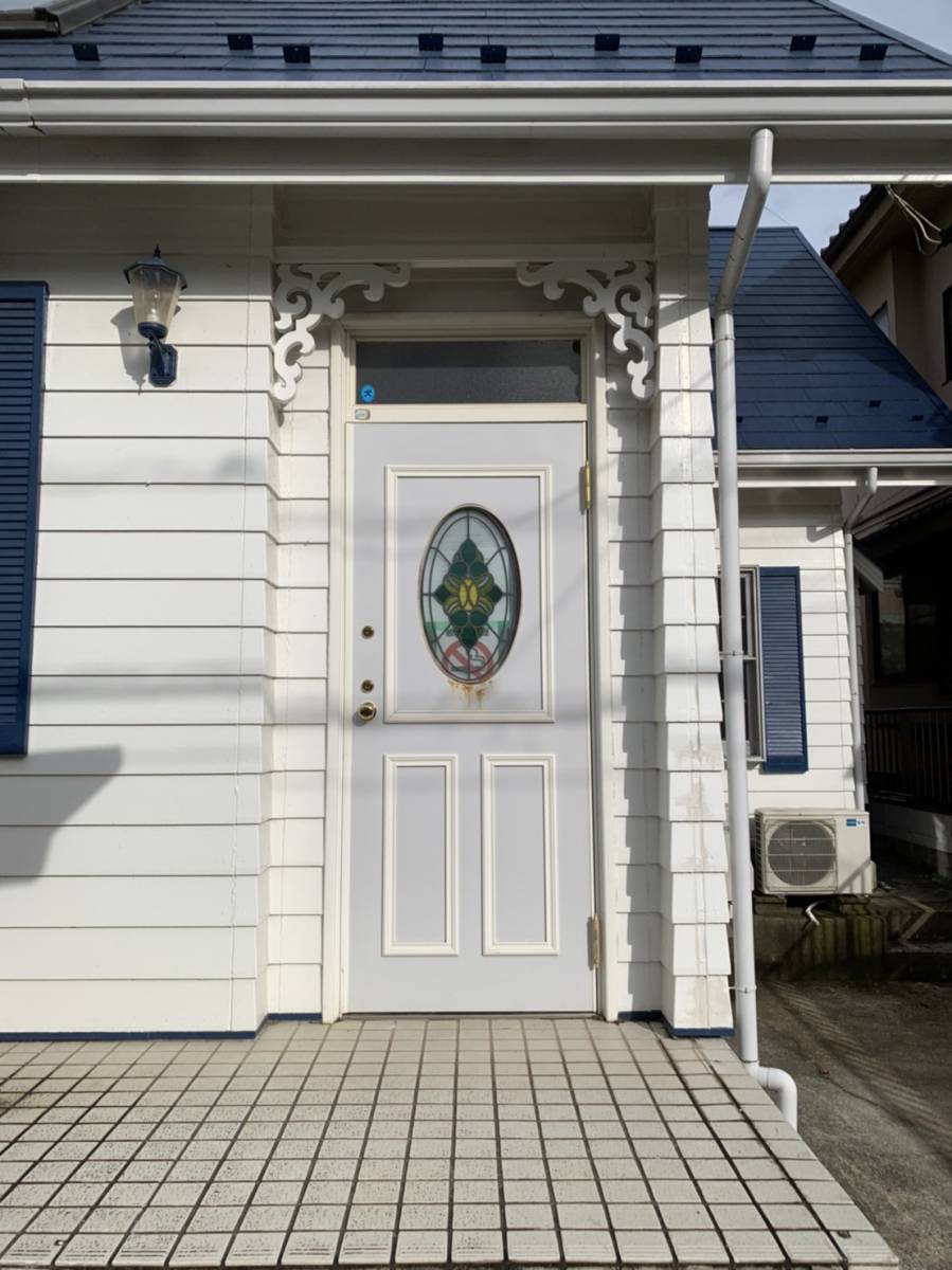 笠間トーヨー住器の小美玉市　玄関ドア工事の施工前の写真1