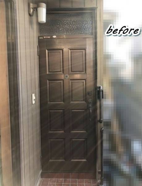 サガワトーヨー住器の玄関ドア　リフォーム　LIXILのリフォーム玄関ドア「リシェント」の施工前の写真1