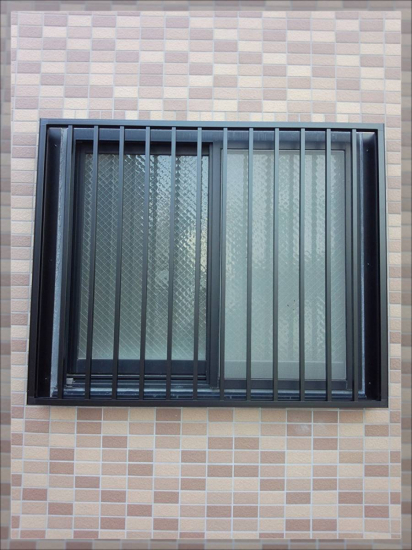 サガワトーヨー住器の窓まわり　リフォーム　LIXILの「アルミ面格子」施工事例写真1