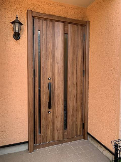 フジテックトーヨー住器の玄関ドア　リシェント交換工事施工事例写真1