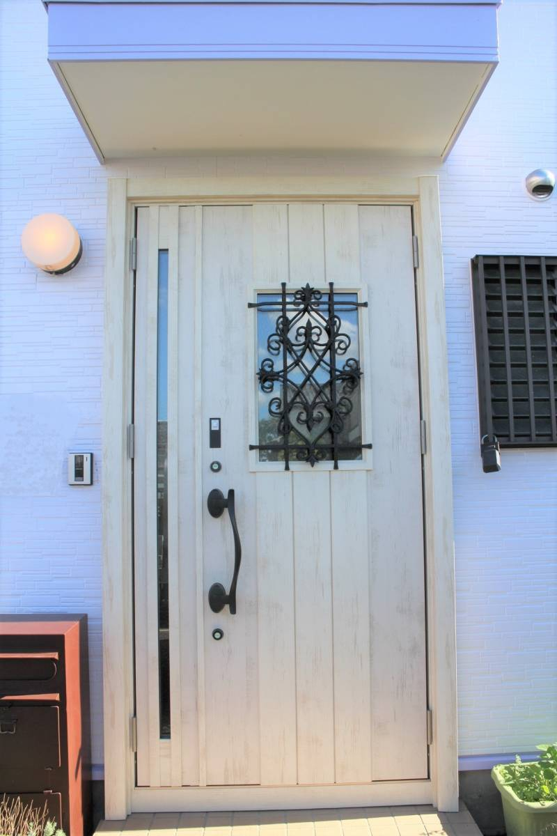 フジテックトーヨー住器の玄関ドア　リシェント工事の施工後の写真1