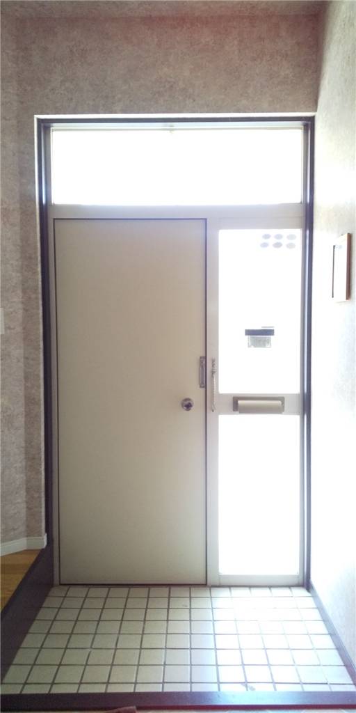 マド・プロショップ  S・T・Jのリフォーム玄関ドア『リシェント』の施工前の写真2