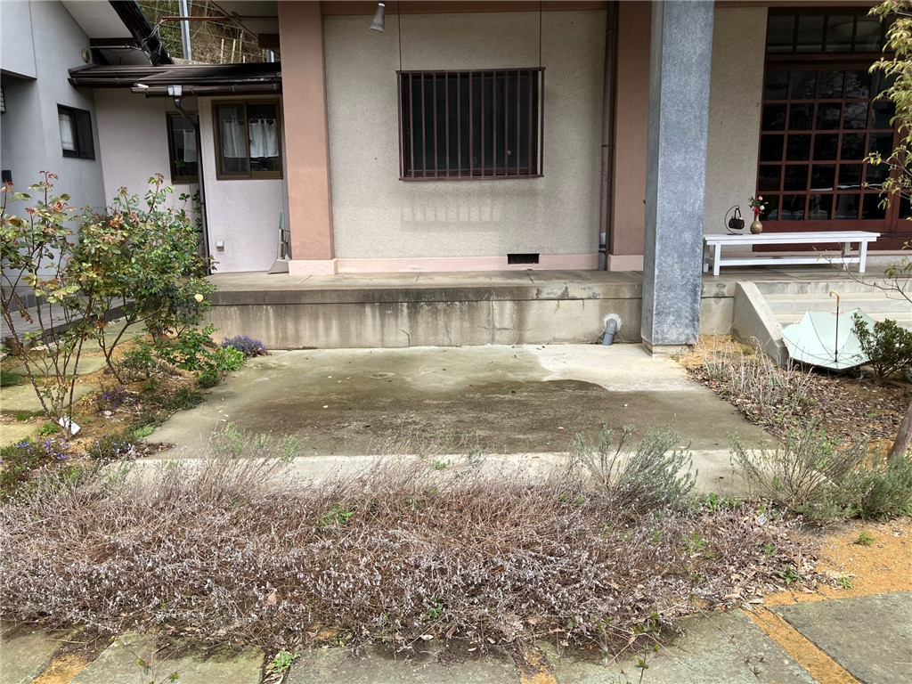 マド・プロショップ  S・T・Jの【福井県大野市】ウッドデッキ取付工事の施工前の写真1