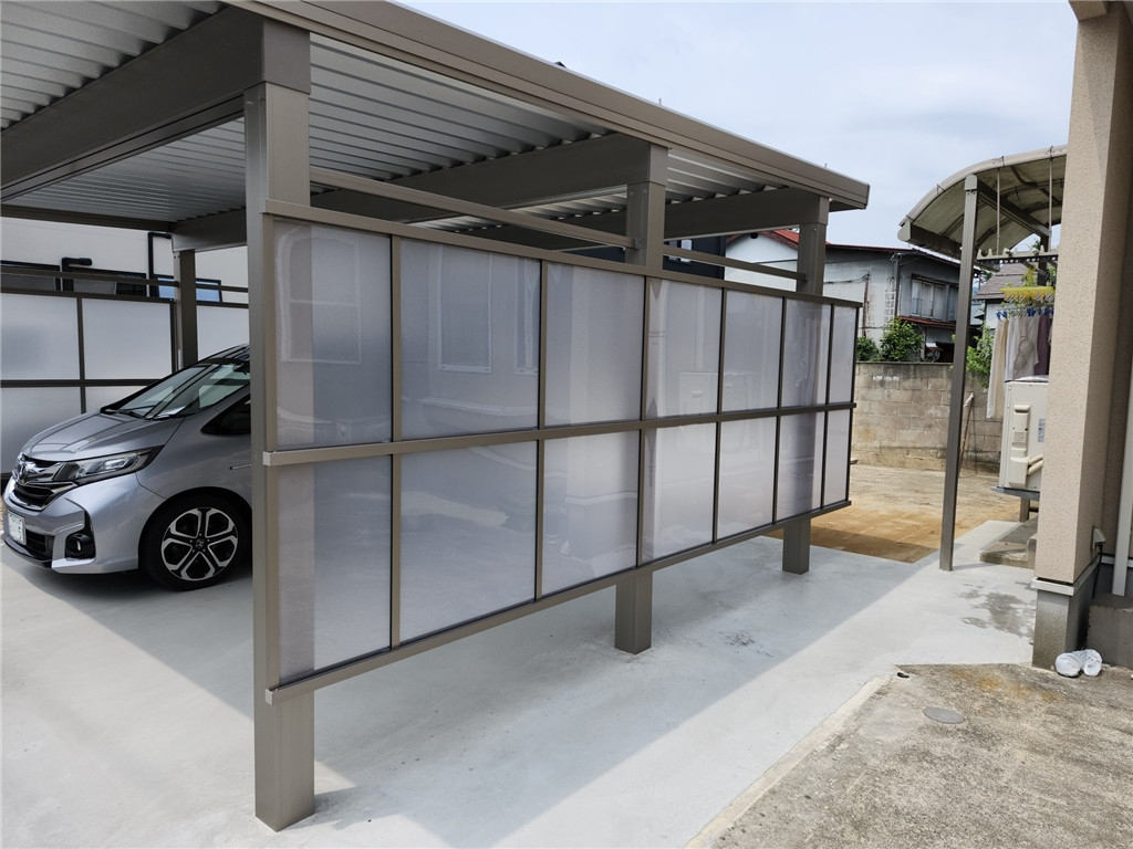 マド・プロショップ  S・T・Jの【福井県大野市】カーポートサイドパネル施工の施工後の写真1