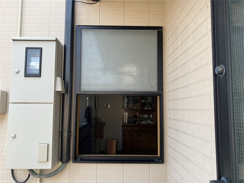 マド・プロショップ  S・T・Jの【福井県勝山市】リシェント外窓交換施工の施工前の写真1