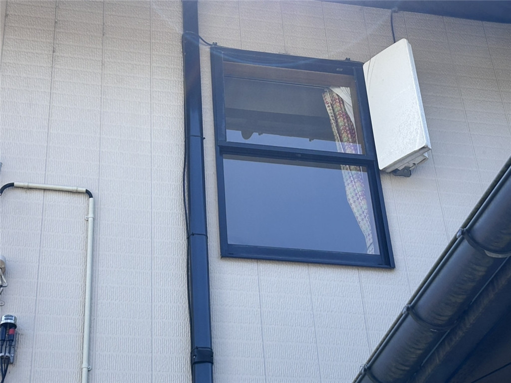 マド・プロショップ  S・T・Jの【福井県勝山市】リシェント外窓交換施工の施工前の写真2