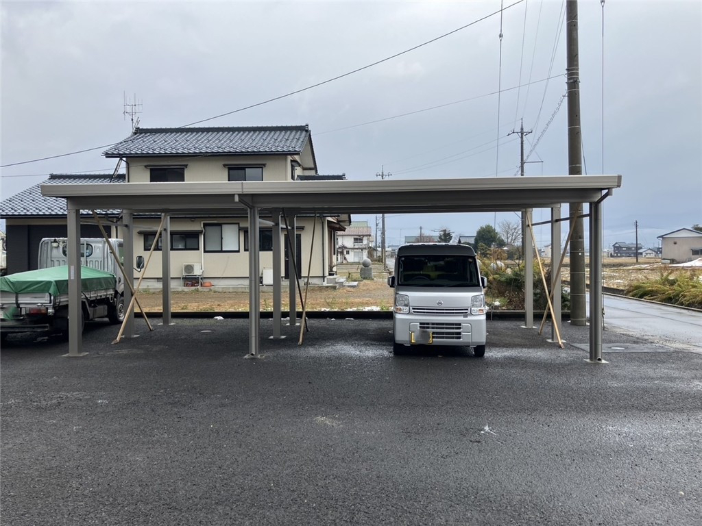 マド・プロショップ  S・T・Jの【福井県大野市】折板カーポート工事の施工後の写真1