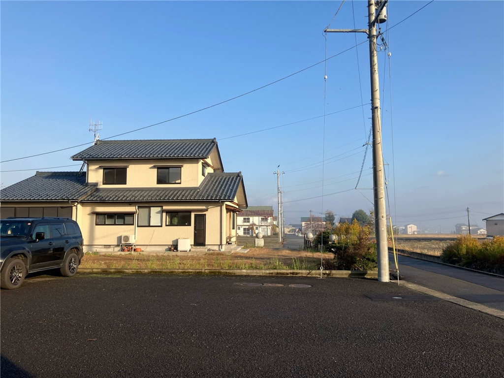 マド・プロショップ  S・T・Jの【福井県大野市】折板カーポート工事の施工前の写真1