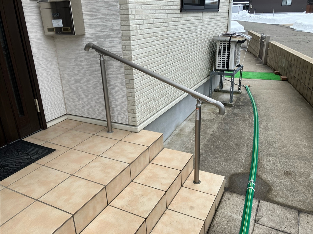 マド・プロショップ  S・T・Jの【福井県勝山市】外部手摺工事の施工後の写真2