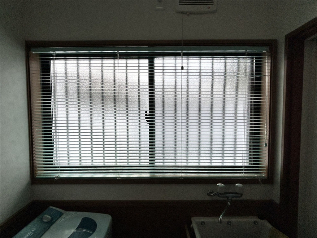 マド・プロショップ  S・T・Jの【福井県大野市】ブラインド取替施工の施工前の写真1