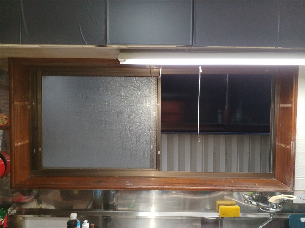 マド・プロショップ  S・T・Jの【補助金対象】内窓取付施工の施工前の写真1