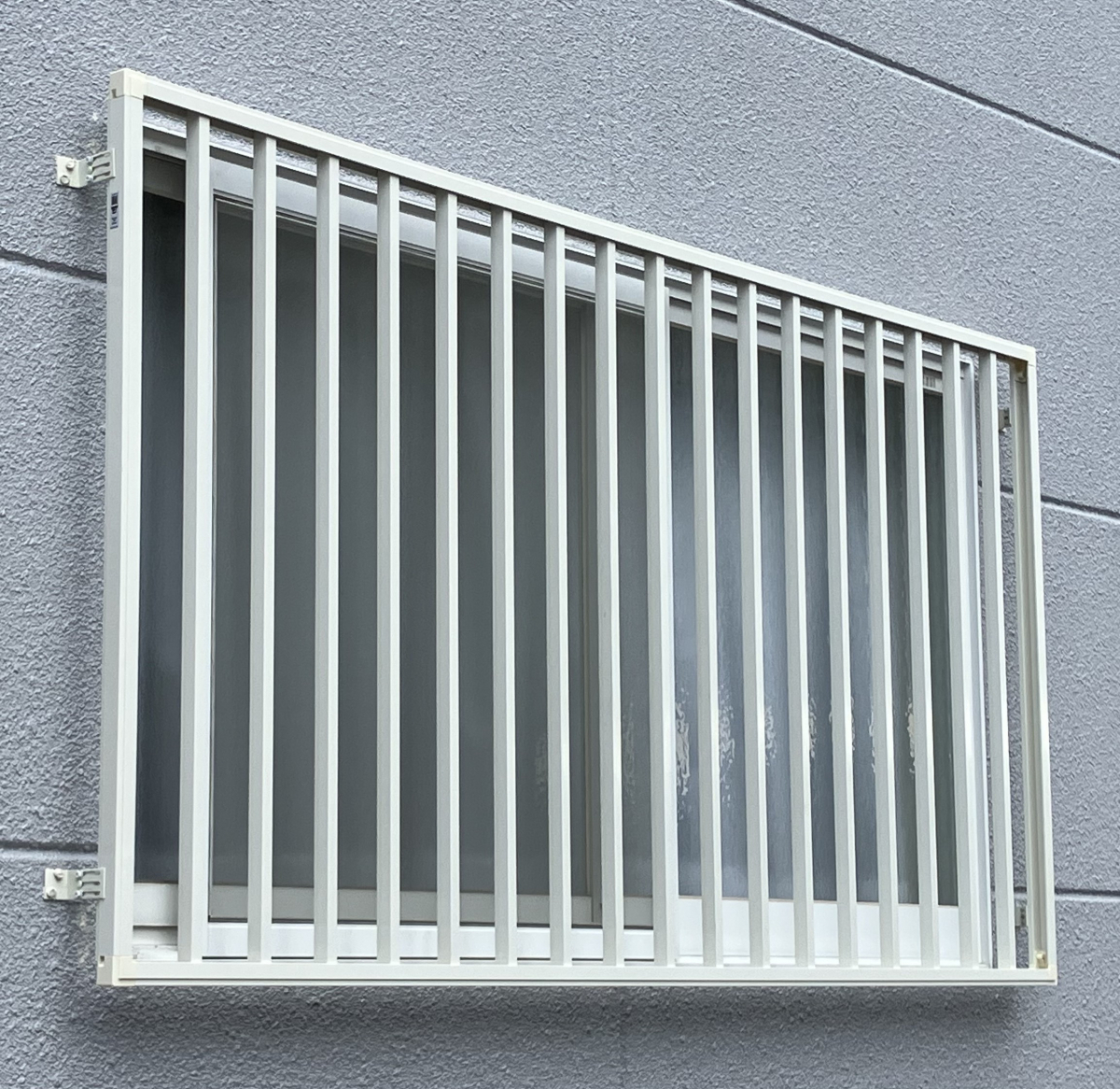 広海クラシオ 高松支店の【防犯対策☆☆面格子】の施工後の写真1