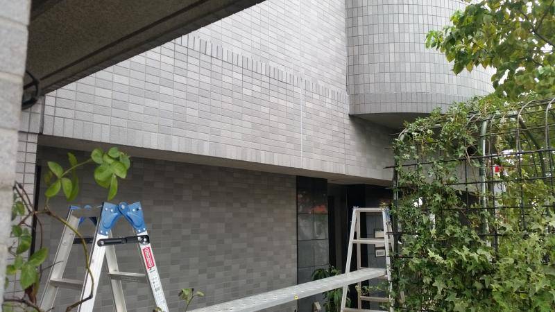 ミネトーヨー住器のテラス屋根取り付け工事の施工前の写真1