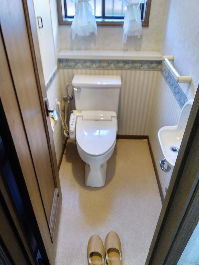 ミネトーヨー住器の【動画有】トイレ取替工事の施工前の写真1