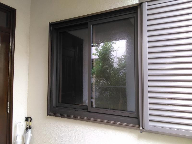 ミネトーヨー住器の【動画有】取替窓リプラス（トリプルガラス仕様）　居室用取付工事の施工後の写真1