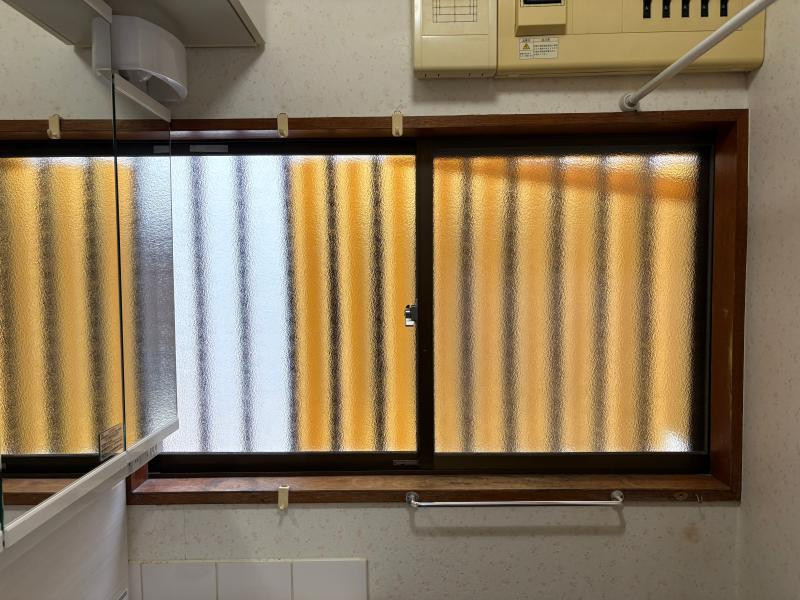 ミネトーヨー住器の【動画有】断熱窓リフォーム「リプラス」取付工事の施工前の写真1