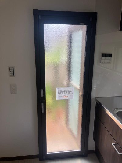 ミネトーヨー住器の【小平市】内窓インプラス　テラスドア設置工事の施工後の写真1