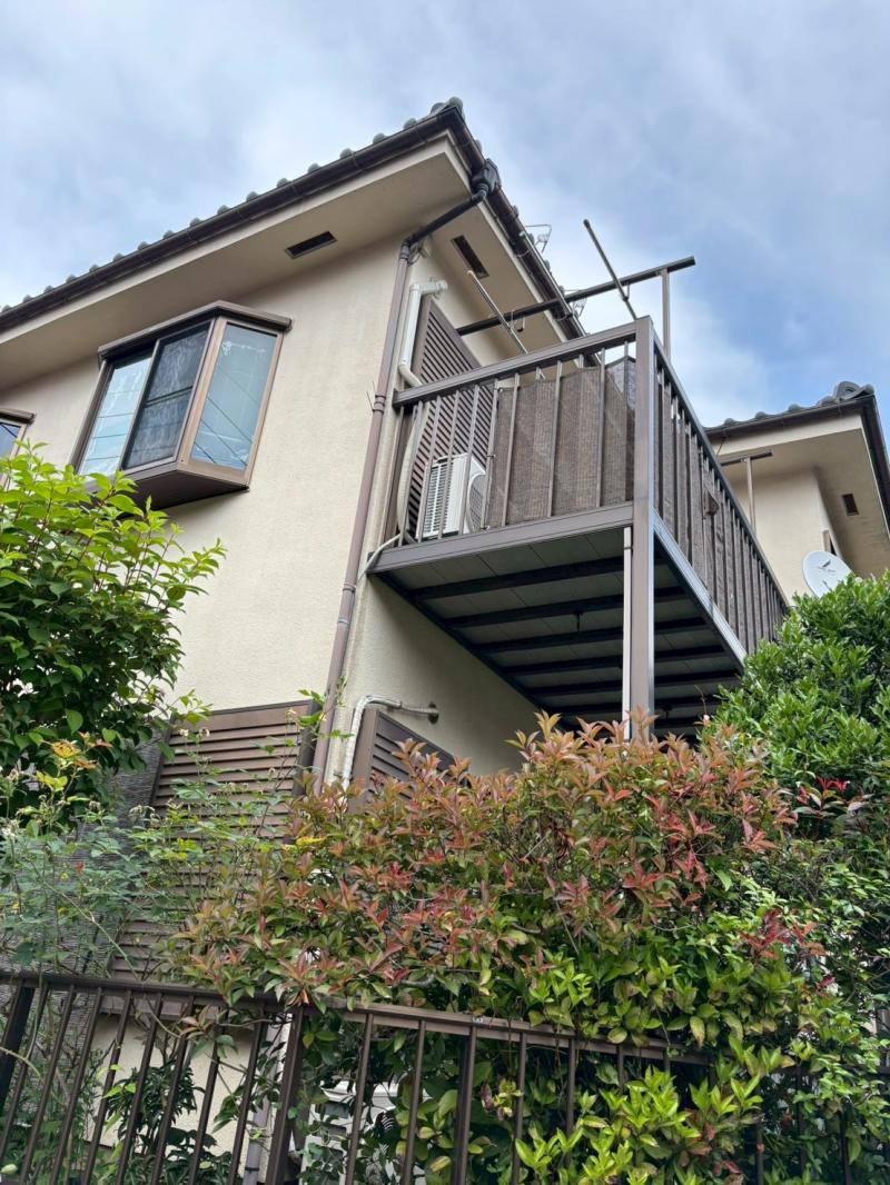 ミネトーヨー住器の【動画有】LIXIL　テラス屋根　スピーネ取付工事の施工前の写真1
