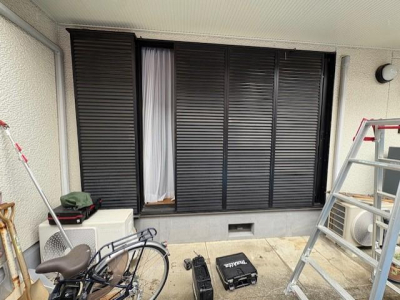 ミネトーヨー住器の【八王子市】雨戸から電動シャッター交換工事の施工前の写真1