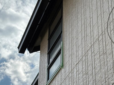 ミネトーヨー住器の【動画有】八王子市　階段部　オーニング窓カバー工事の施工前の写真1