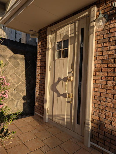 ミネトーヨー住器の【八王子市】断熱ドアカバー工事　リシェントⅢの施工後の写真1