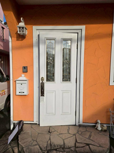 ミネトーヨー住器の【八王子市】取替え玄関「リシェントⅢ」断熱仕様　工事の施工前の写真1