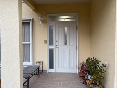 ミネトーヨー住器の【八王子市】　断熱玄関ドア　リシェントⅢ　カバー工事の施工前の写真1