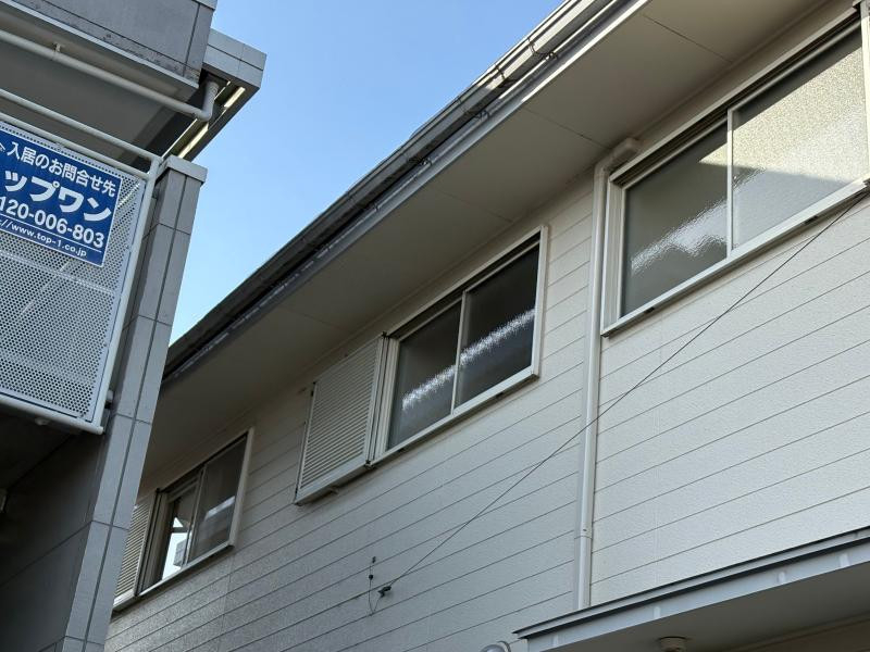 ミネトーヨー住器の【動画有】八王子市　雨戸付サッシ　リプラスカバー工事の施工前の写真2