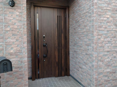 ミネトーヨー住器の【動画有】LIXIＬ取替玄関ドア　リシェントⅢ　工事の施工後の写真1