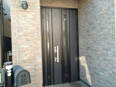 ミネトーヨー住器の【動画有】LIXIＬ取替玄関ドア　リシェントⅢ　工事の施工前の写真1