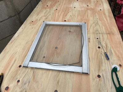 ミネトーヨー住器の【三鷹市】改修工事　網戸張替えの施工前の写真1